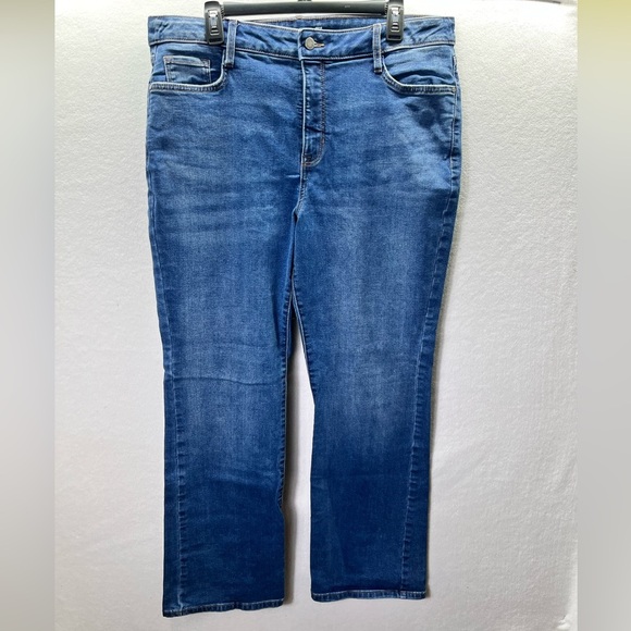 Nine West Curvy Bootcut Jeans Womens 18W Plus Size Blue Denim Stretch Cute 2562 - Picture 1 of 10